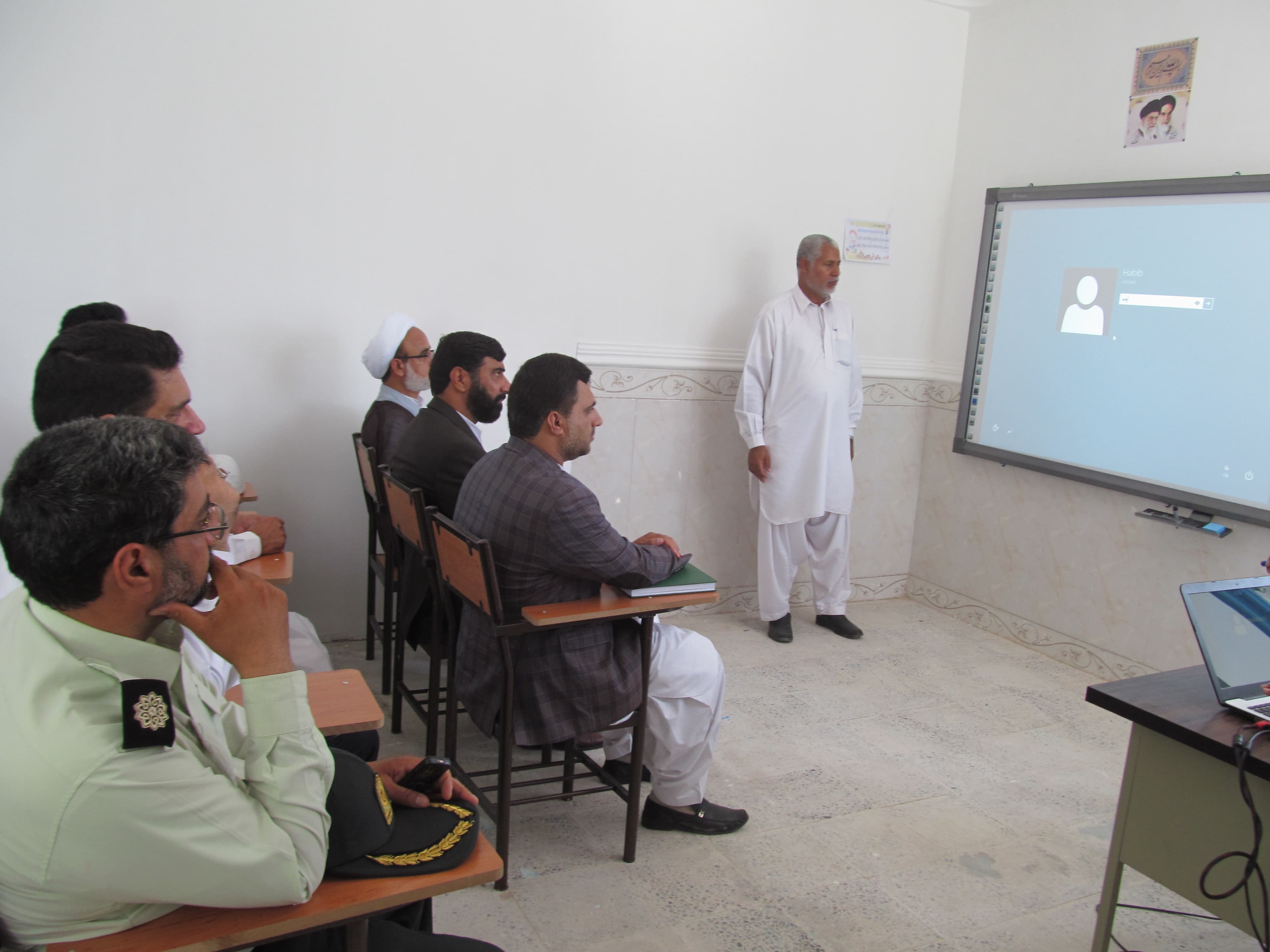 آمادگی و دبستان پسرانه غیر دولتی پیشرفت